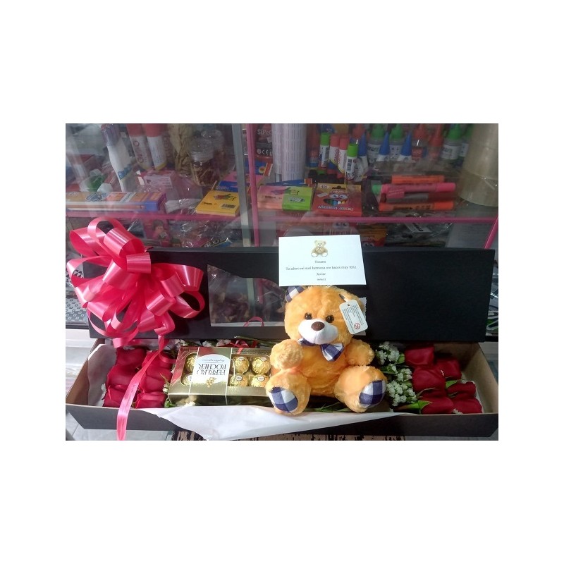 Caja rosas, oso y chocolates